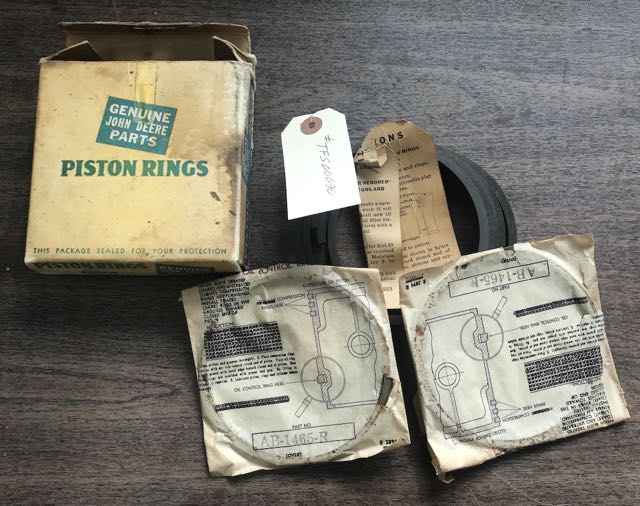 #TFS00090
Piston Ring Set, incomplete, missing 1 of the 6 compression rings.  Oil Control Rings are fine.  4.500 In dia. Std, John Deere #AB3982R
Fits: John Deere B, 4.500 In dia standard
NOS
$70